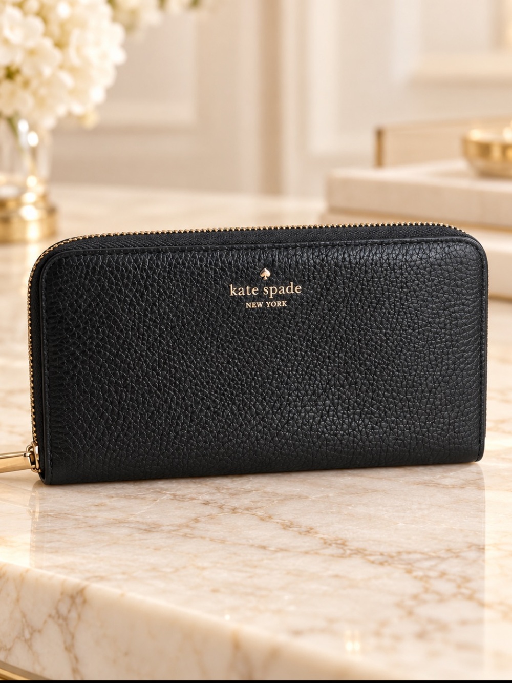 Gorgeous kate spade Black Pebbled Leather Zip Wallet with Gold Logo❤️8x4x2